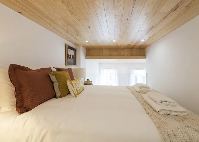 Bmyguest - Downtown Mezzanine Apartment